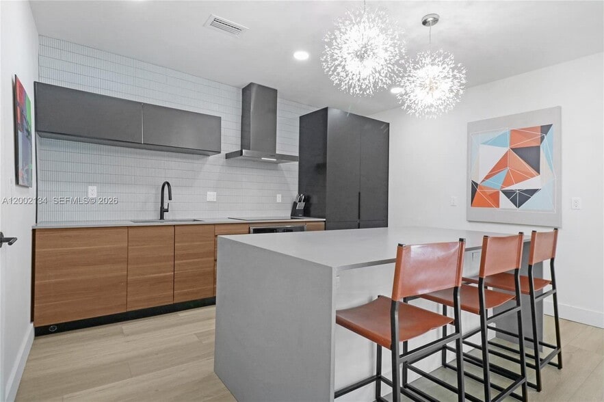 Building Photo - 811 NE 17th Ct