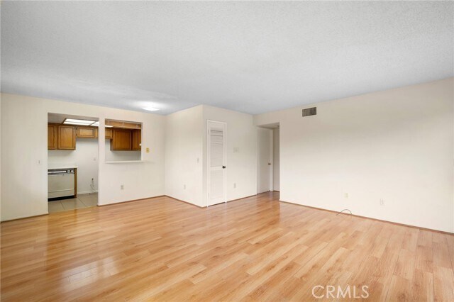 Building Photo - 1004 E Garfield Ave