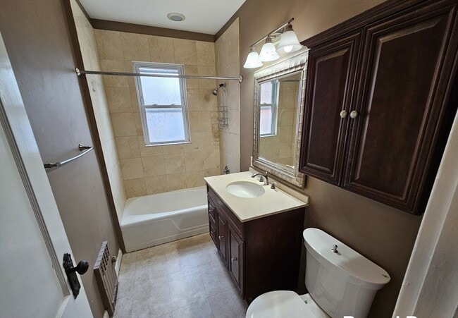 Building Photo - 82 Walnut St