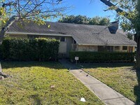 Building Photo - 950 Magnolia Ln