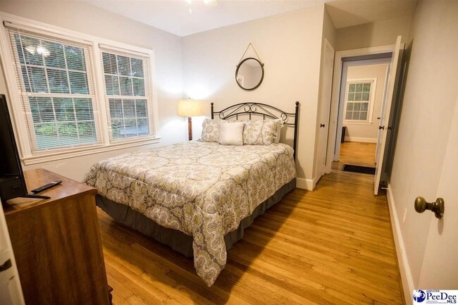 Building Photo - 150 Central Dr