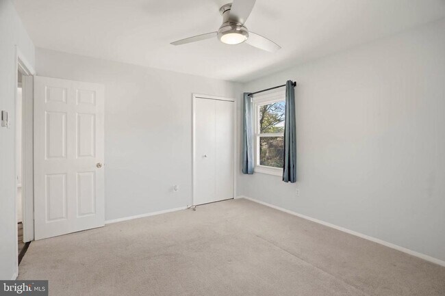 Building Photo - 7897 Pavilion Dr