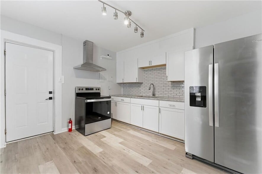 Building Photo - 1307 Elizabeth Ave SW
