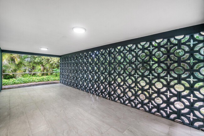 Building Photo - 434 SW 9th St