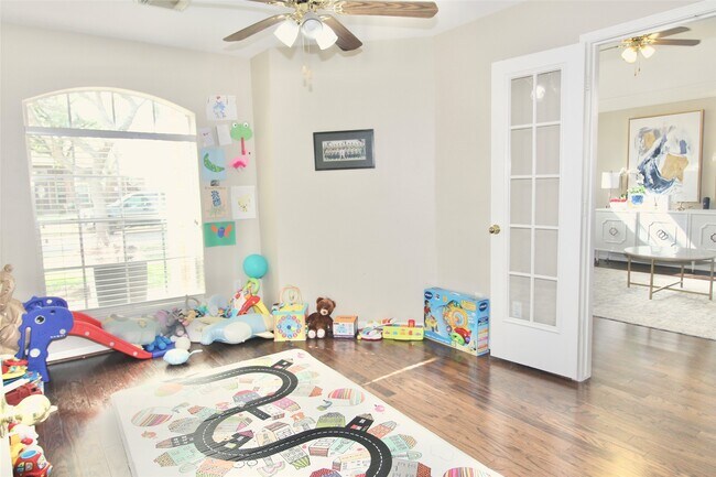 Building Photo - 1107 Woodley Bend