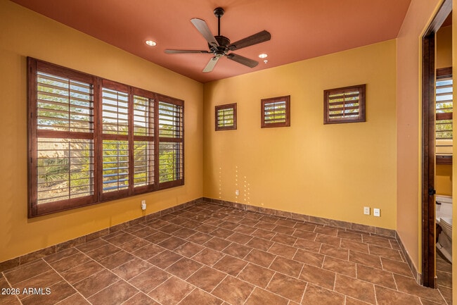 Building Photo - 8406 E Calle Buena Vista