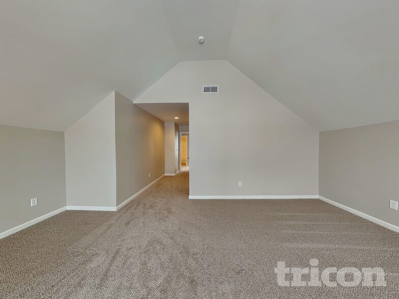 Building Photo - 5819 Twin Brook Dr