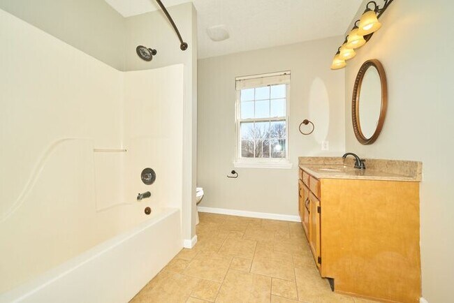 Building Photo - 4 Bedroom in Perry Township!