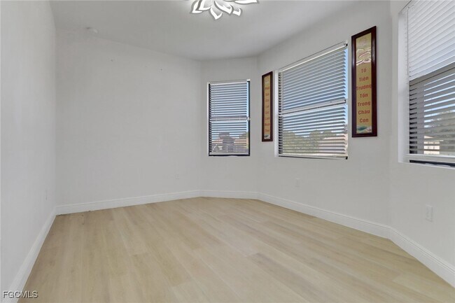 Building Photo - 3807 27th St SW