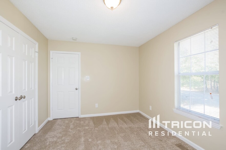 Building Photo - 5400 Southminster Ln