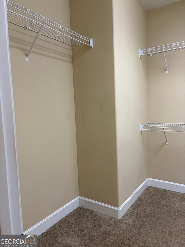 Building Photo - 123 Miller Ct