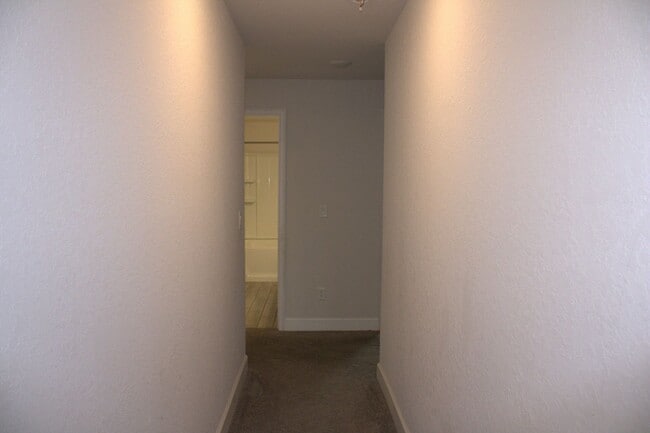 Building Photo - 4BR/2BA home available for rent in Weeki Wachee