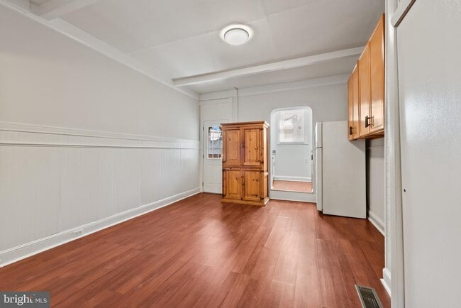 Building Photo - 733 S Conkling St