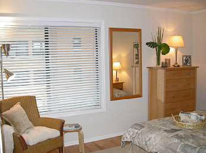 Second Bedroom - 6102 N Sheridan Rd