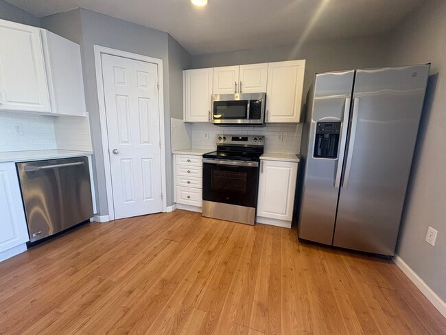 Building Photo - 7284 W Campus Rd