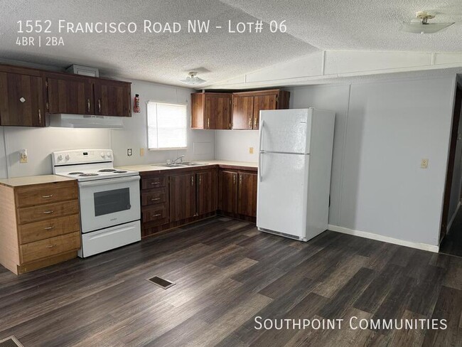 Primary Photo - 1552 Francisco Rd NW