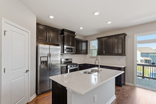 Building Photo - Spacious 4 Bedroom Townhome in Wake Forest!