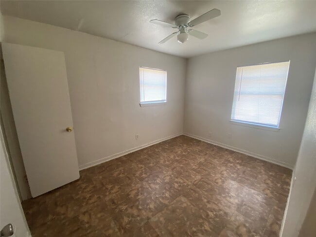 Building Photo - 4223 Rockingham St