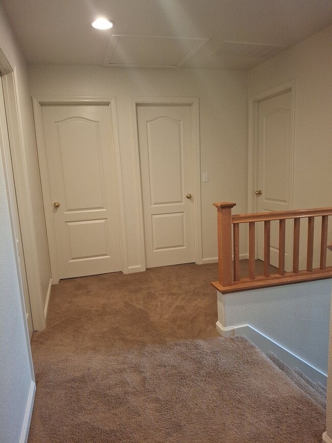 Building Photo - Lincoln Crossing, 2 Story 4 Bedroom, 2.5 bath, 2225sqft, Access to Clubhouse Pool & Amenities, Cu...