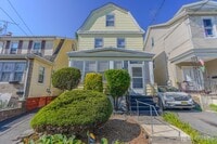 Building Photo - 1043 18th Ave