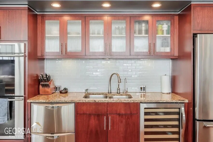 Building Photo - 426 Marietta St NW