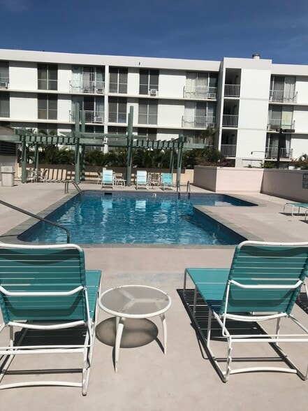 Building Photo - 2845 Waialae Ave