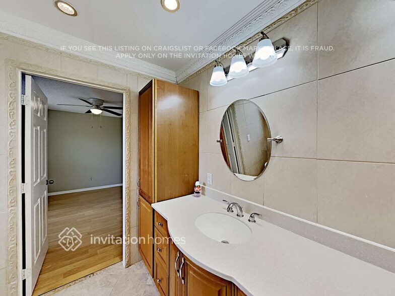 Building Photo - 13838 Elder Ct