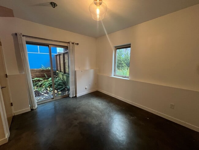 Building Photo - Beautiful Modern House near Columbia City in Seattle