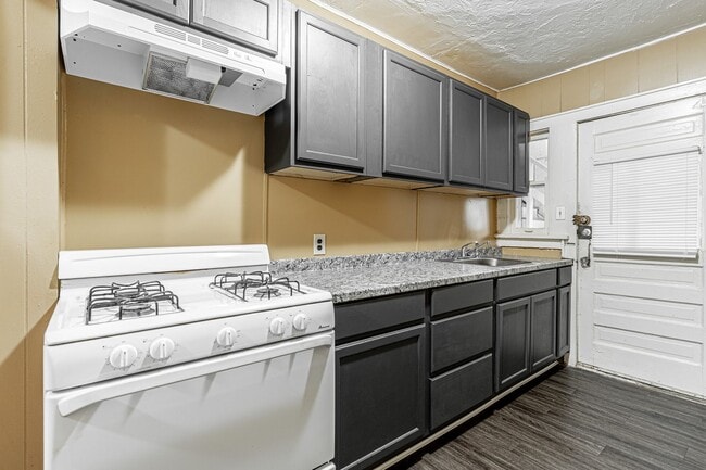 Building Photo - 1 Bed 1 Bath apartment in Okc close to Plaza District!