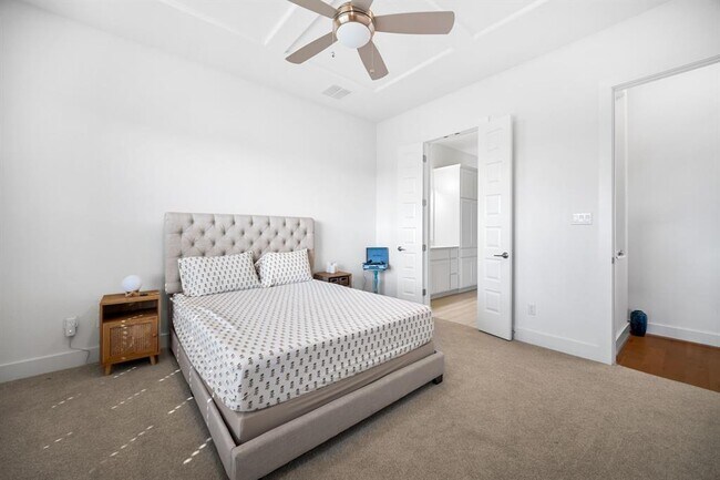 Building Photo - 303 Cartwheel Bend