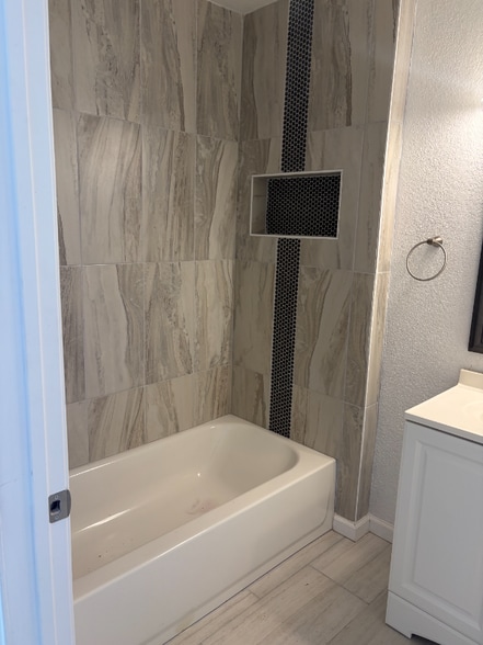 Building Photo - 229 E Langley Blvd