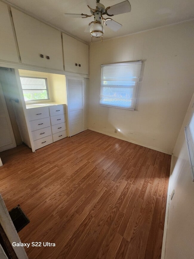 Building Photo - 1012 51st Ave Terrace W