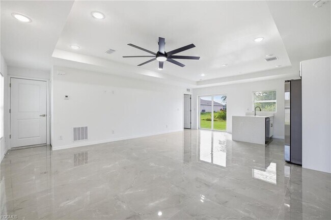 Building Photo - 416 Pinehurst Ave