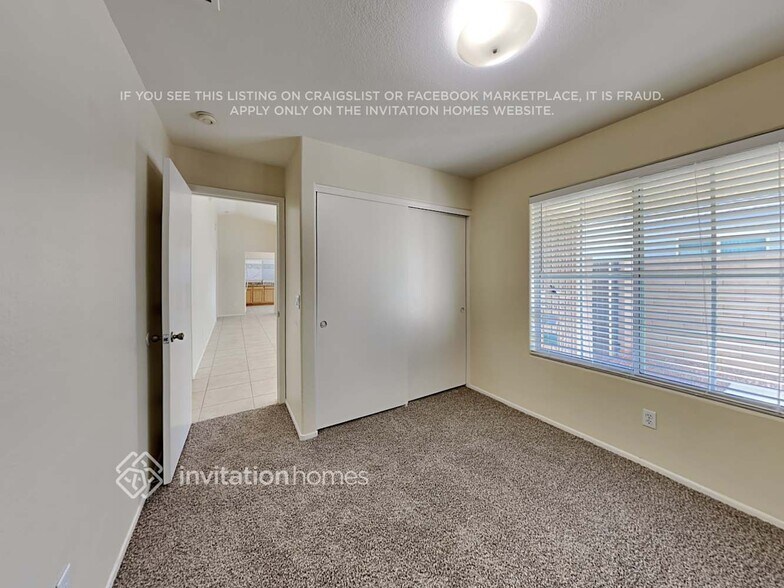 Building Photo - 3059 W Lone Cactus Dr