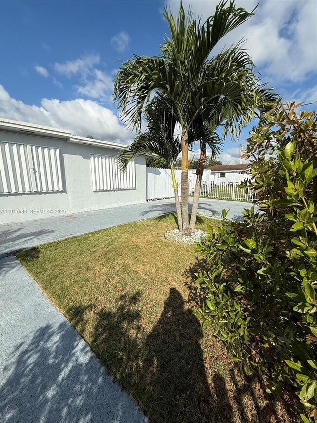 Building Photo - 22020 SW 114th Ave