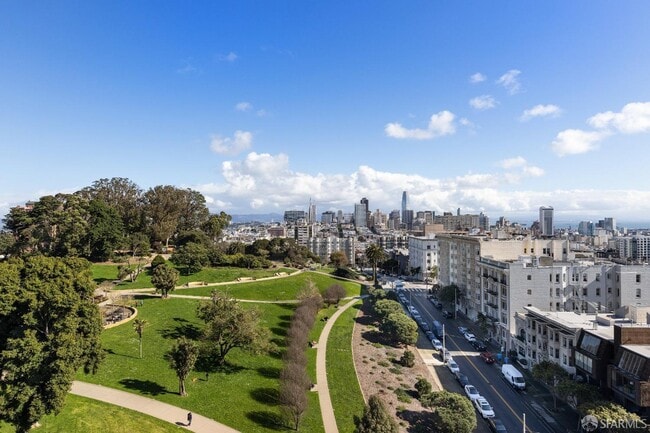 Building Photo - 2200 Sacramento St