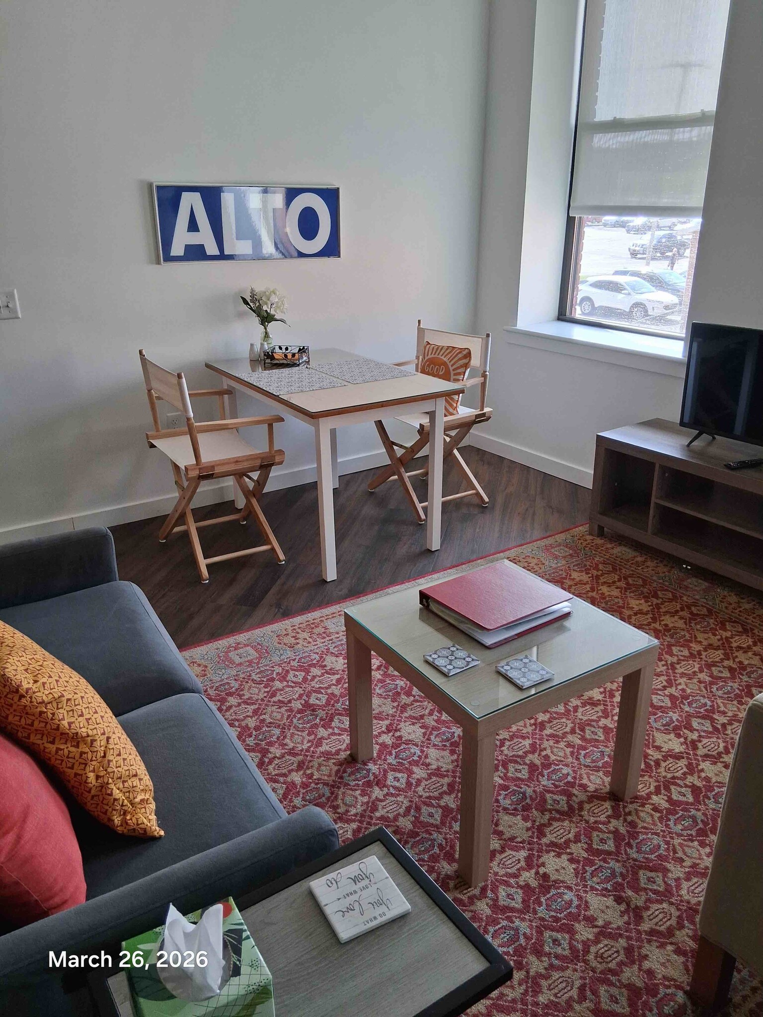 2-Seat dining area - 818 12th St