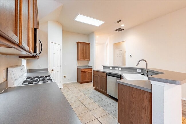 Building Photo - 2505 Monroe Dr