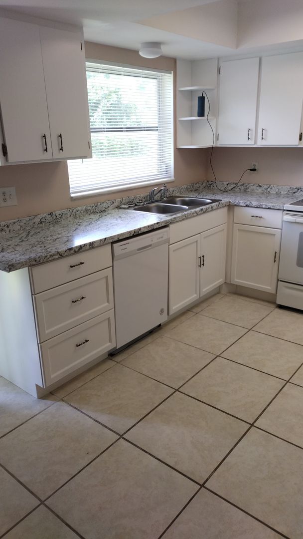Building Photo - ***COMING SOON!!!*** 4 bedroom/ 2 bath