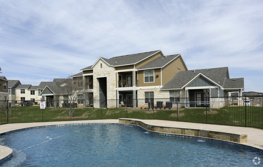 Orchard Grove Apartments 108 E Lower Crabapple Rd Fredericksburg TX