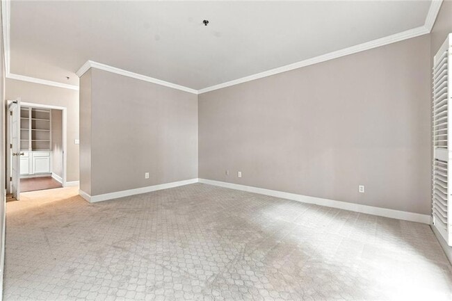 Building Photo - 2865 Lenox Rd NE
