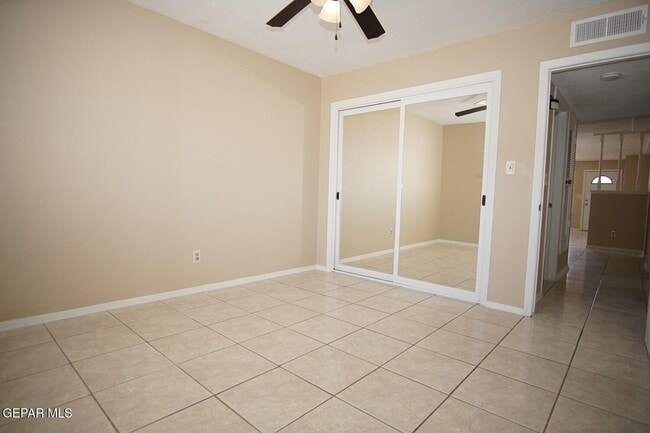 Building Photo - 10553 Kinross Ave