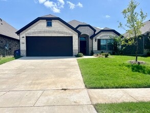 Building Photo - 328 Saltmeadow Ln