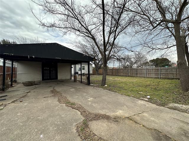 Building Photo - 1404 Dent St