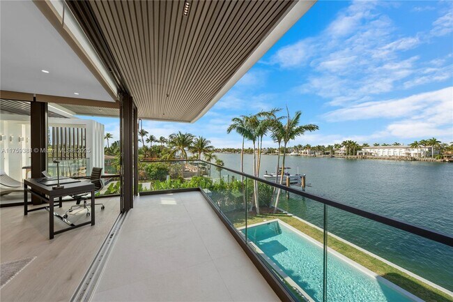 Building Photo - 315 N Shore Dr