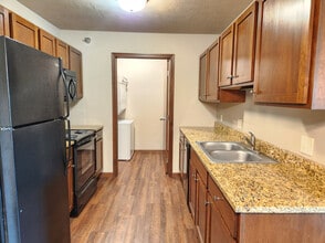 Building Photo - 3600 S Sycamore Ave