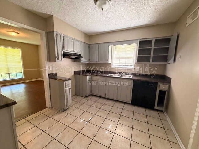Building Photo - 4311 Springwind Rd