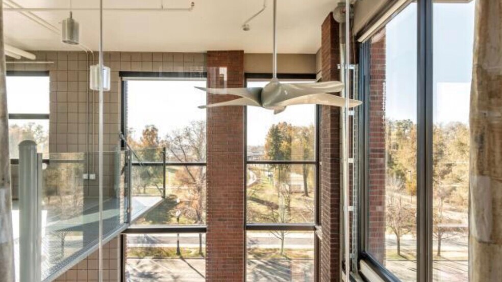 Building Photo - 360 W 300 S