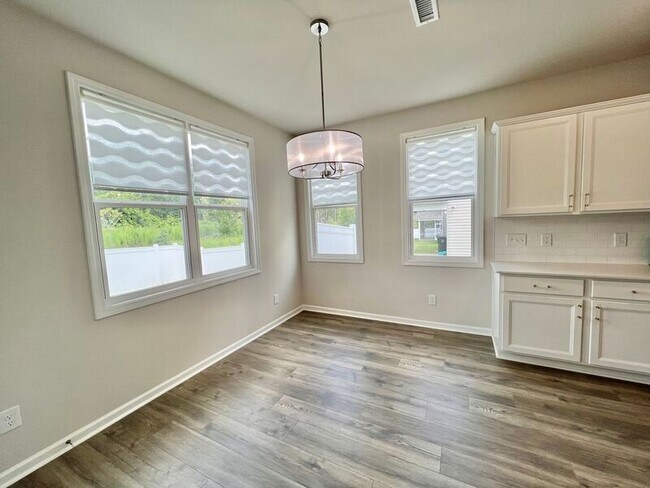 Building Photo - 120 Alta Crst Ln