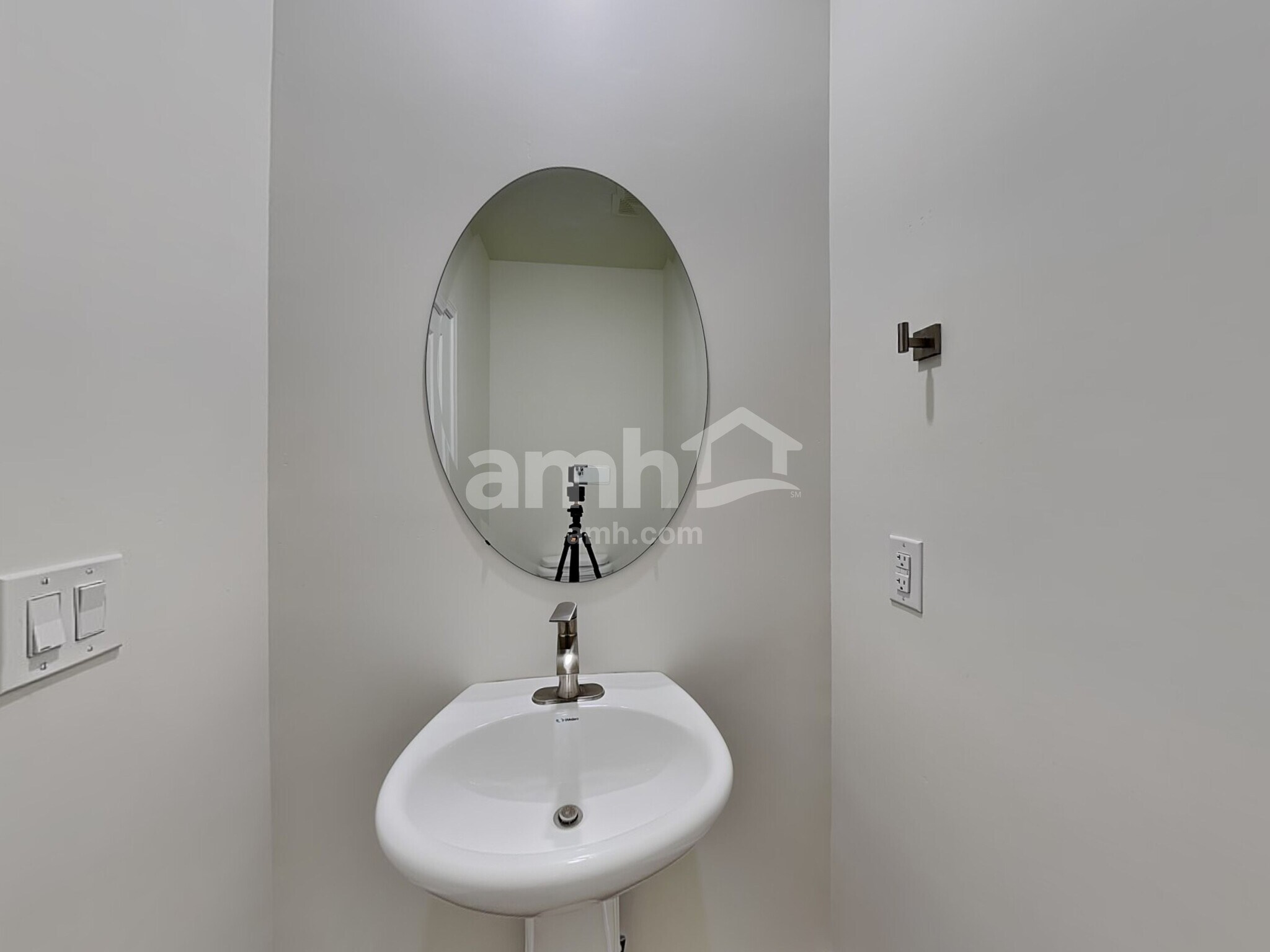 Building Photo - 1279 N Wagon Wy